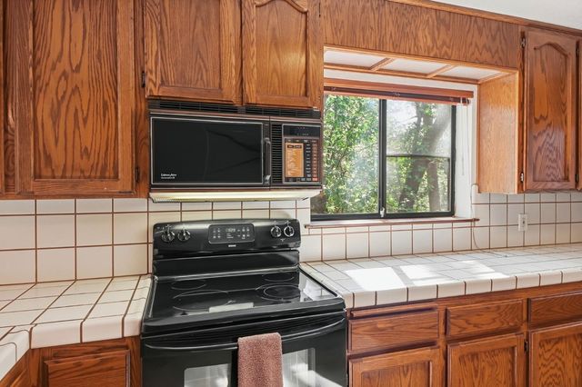 661 E Cape Horn Rd, Colfax, CA 95713