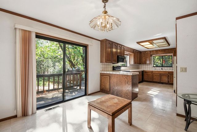 661 E Cape Horn Rd, Colfax, CA 95713
