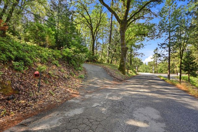 661 E Cape Horn Rd, Colfax, CA 95713