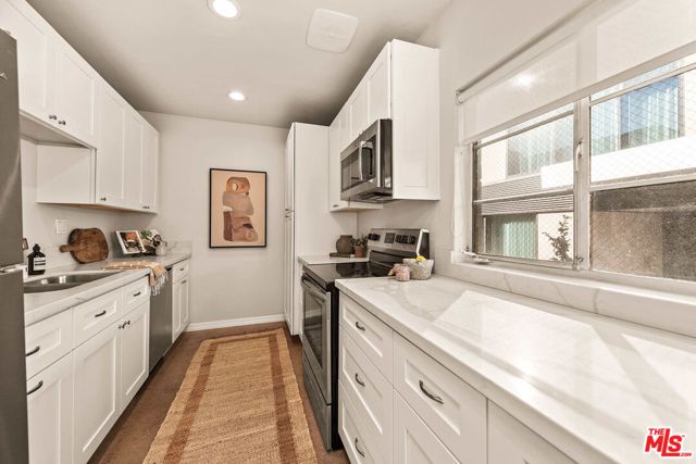 8401 Fountain Avenue 13, West Hollywood, CA 90069