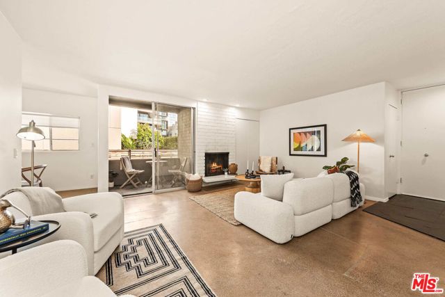 8401 Fountain Avenue 13, West Hollywood, CA 90069
