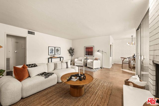 8401 Fountain Avenue 13, West Hollywood, CA 90069