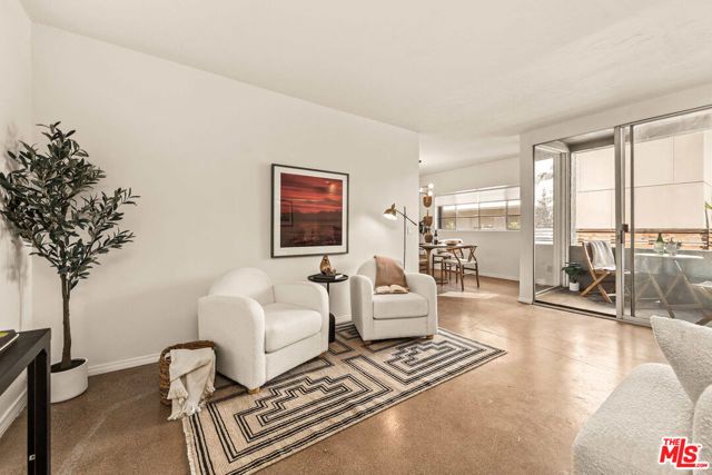 8401 Fountain Avenue 13, West Hollywood, CA 90069