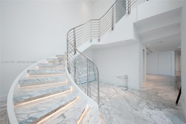 1000 S Pointe Dr PH-2804, Miami Beach, FL 33139