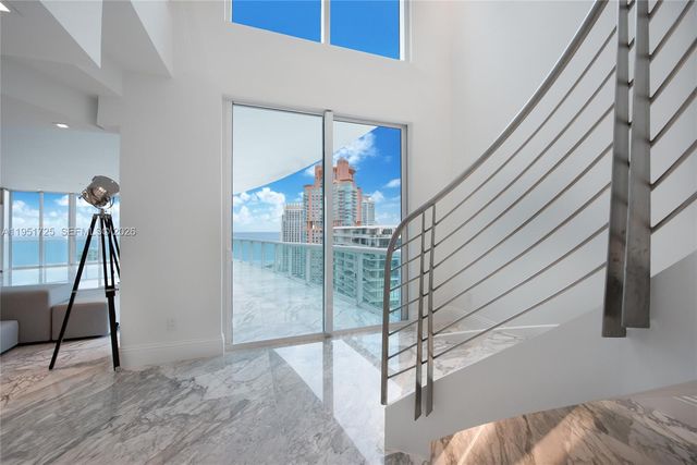 1000 S Pointe Dr PH-2804, Miami Beach, FL 33139