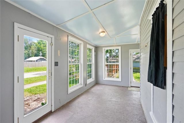 901 Pacific Avenue, Osawatomie, KS 66064