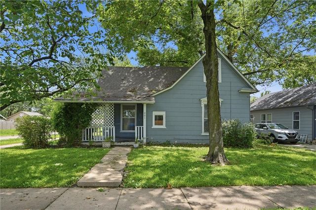 901 Pacific Avenue, Osawatomie, KS 66064