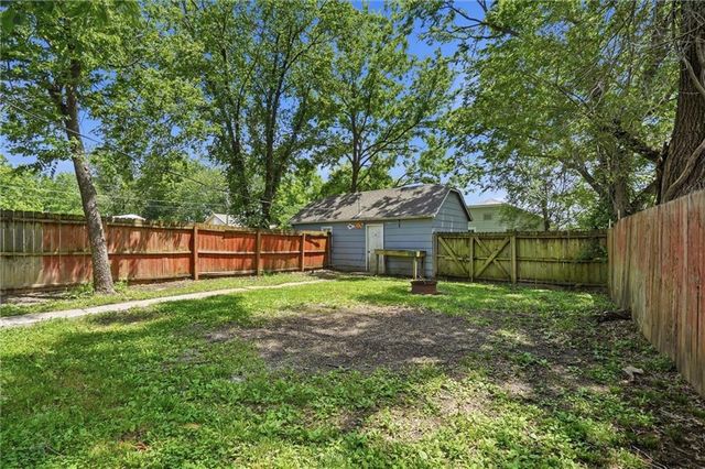 901 Pacific Avenue, Osawatomie, KS 66064