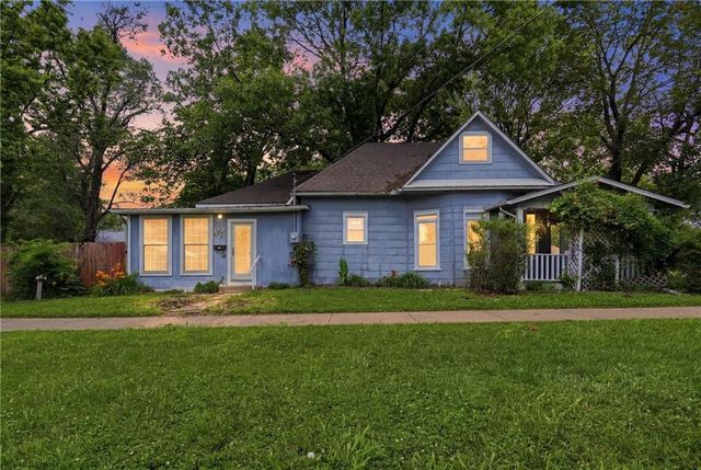 901 Pacific Avenue, Osawatomie, KS 66064