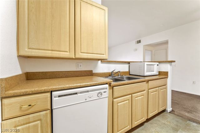 8250 North Grand Canyon Drive 1111, Las Vegas, NV 89166