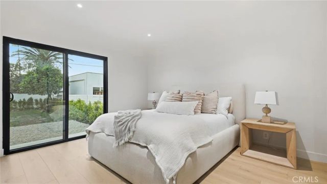 2943 Chesapeake, Los Angeles, CA 90016