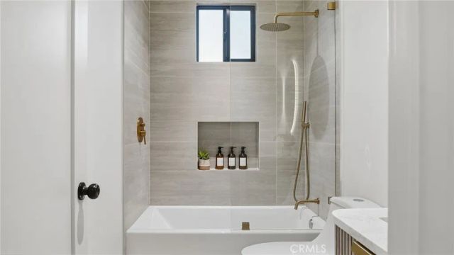 2943 Chesapeake, Los Angeles, CA 90016