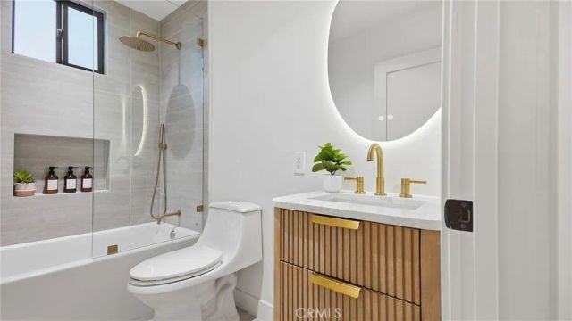 2943 Chesapeake, Los Angeles, CA 90016