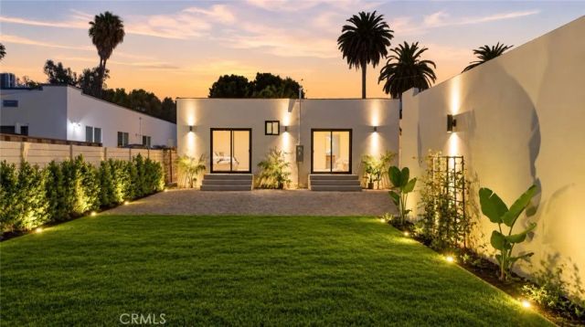 2943 Chesapeake, Los Angeles, CA 90016