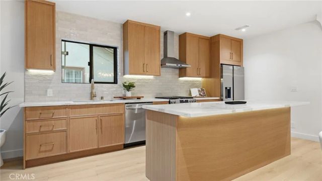 2943 Chesapeake, Los Angeles, CA 90016