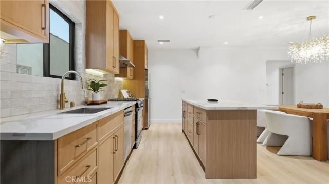 2943 Chesapeake, Los Angeles, CA 90016