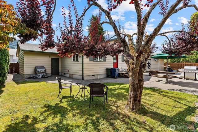 910 Dunlop Street, Sedro Woolley, WA 98284