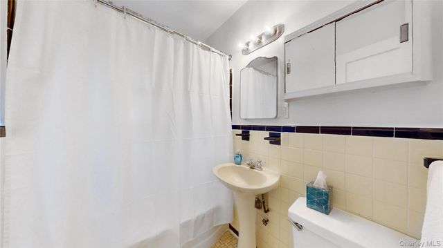 52-21 39th Road 2A, Woodside, NY 11377