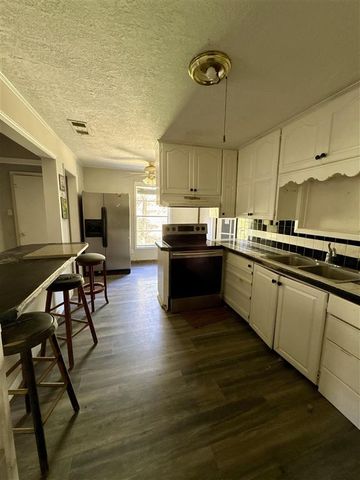 205 Thelma Lane, Lake Charles, LA 70611