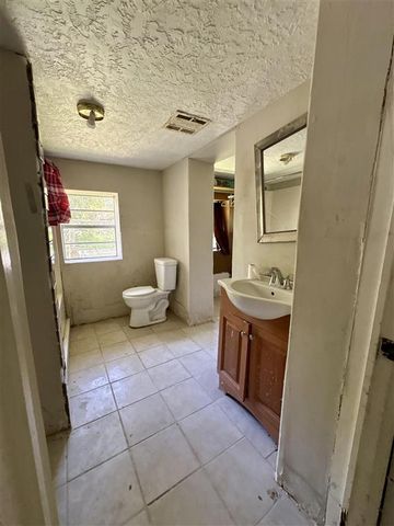 205 Thelma Lane, Lake Charles, LA 70611