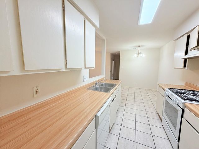 405 Parkhill CV, Round Rock, TX 78664