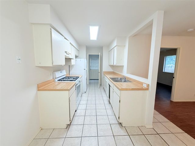 405 Parkhill CV, Round Rock, TX 78664