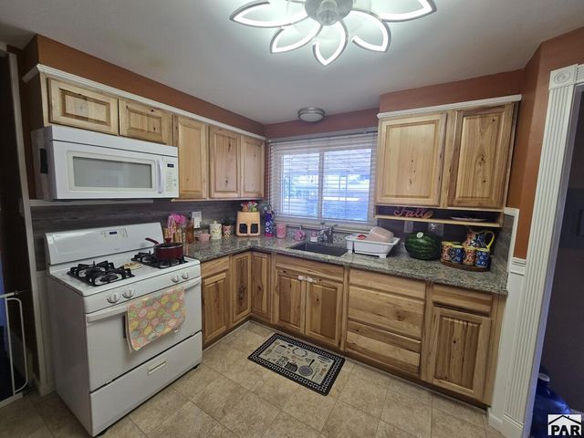 2420 Dahlia Lane, Pueblo, CO 81004