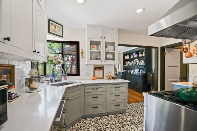 1804 Valle Vista, Redlands, CA 92373