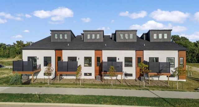 9365 Brooks Place, Norwalk, IA 50211