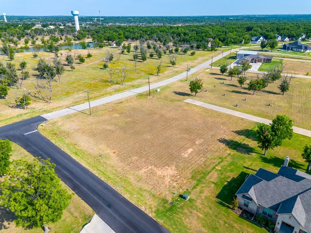 5001 Piper Drive, Granbury, TX 76049