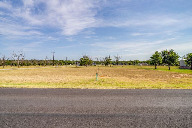 5001 Piper Drive, Granbury, TX 76049