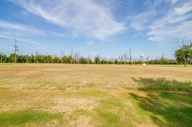 5001 Piper Drive, Granbury, TX 76049