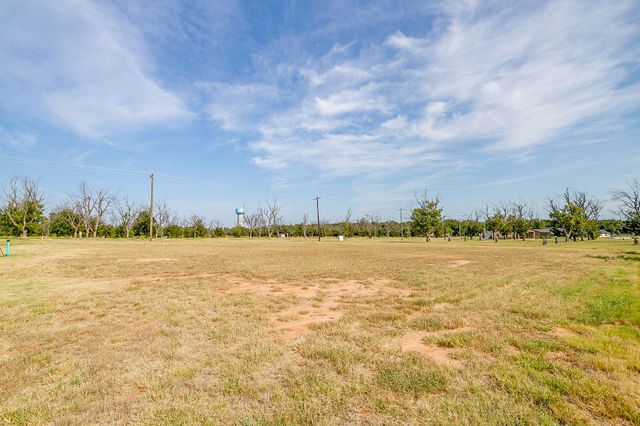 5001 Piper Drive, Granbury, TX 76049
