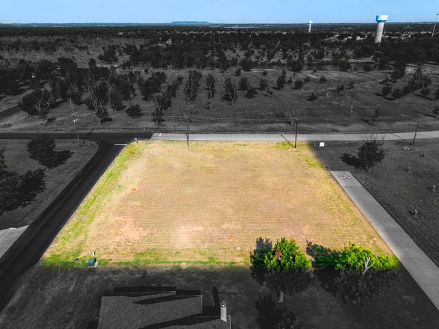 5001 Piper Drive, Granbury, TX 76049