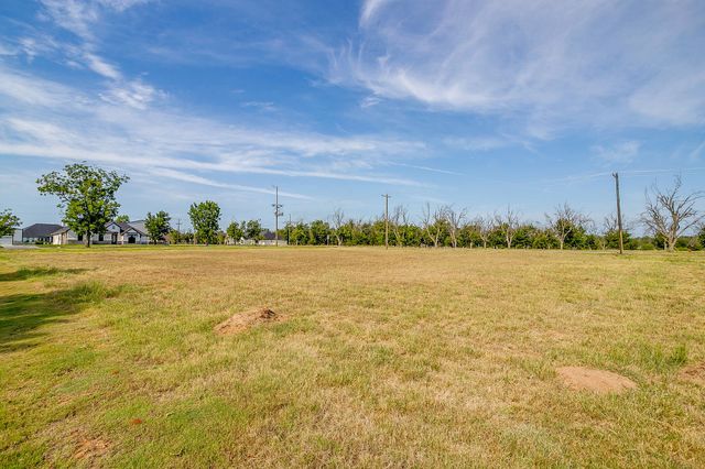 5001 Piper Drive, Granbury, TX 76049