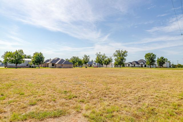 5001 Piper Drive, Granbury, TX 76049