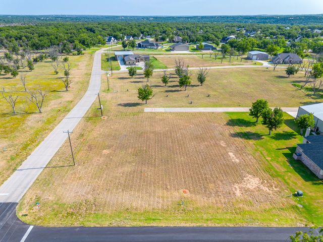5001 Piper Drive, Granbury, TX 76049