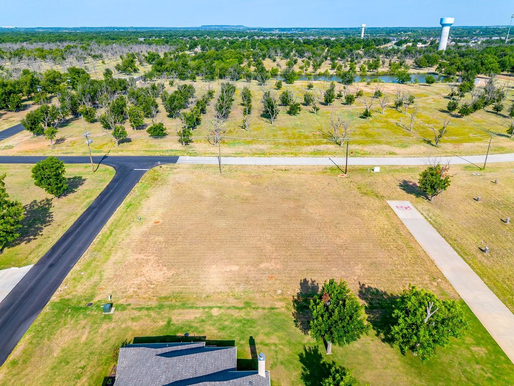 5001 Piper Drive, Granbury, TX 76049