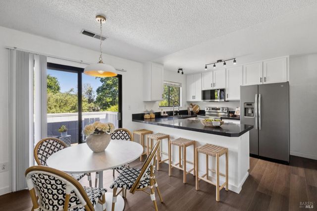 50 Hector Ln, Novato, CA 94949