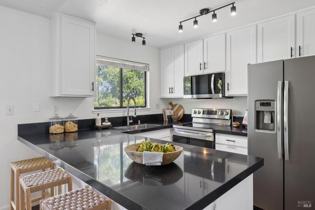 50 Hector Ln, Novato, CA 94949