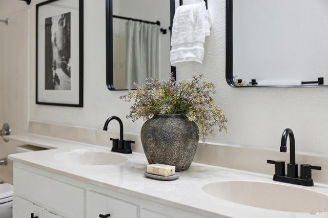 50 Hector Ln, Novato, CA 94949