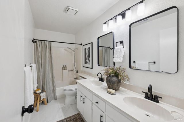 50 Hector Ln, Novato, CA 94949