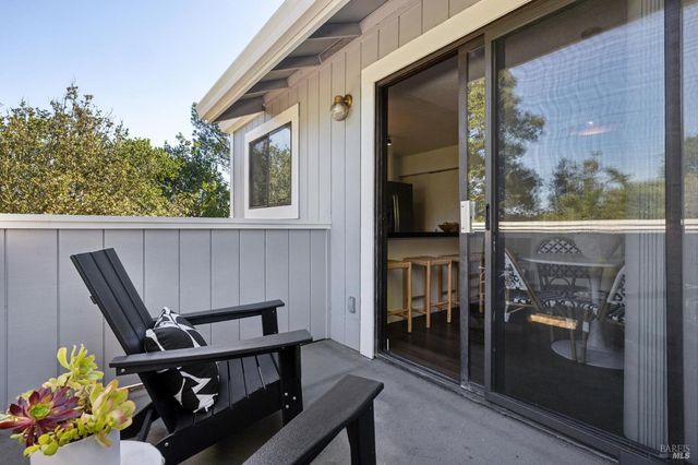 50 Hector Ln, Novato, CA 94949