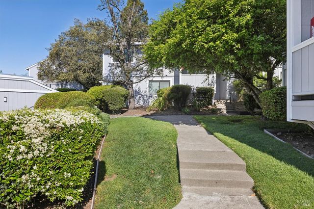 50 Hector Ln, Novato, CA 94949