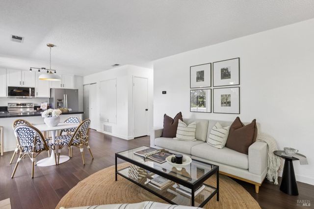 50 Hector Ln, Novato, CA 94949