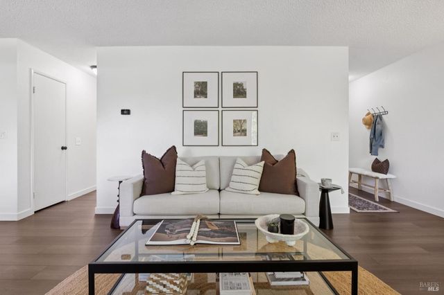 50 Hector Ln, Novato, CA 94949