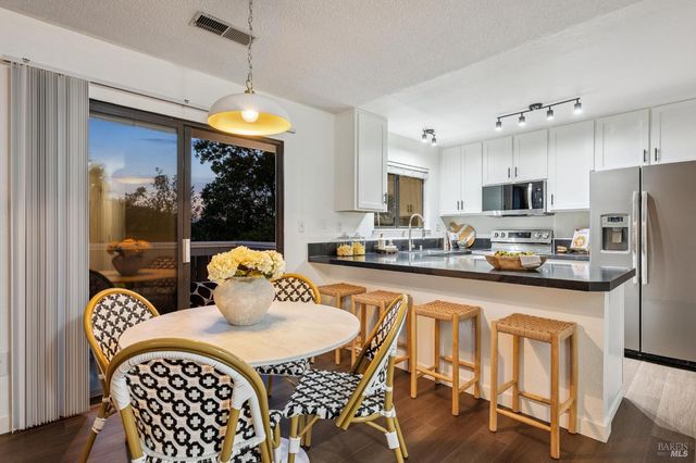 50 Hector Ln, Novato, CA 94949