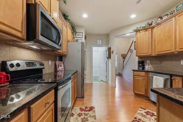 522 Sippihaw Oaks Drive, Fuquay Varina, NC 27526