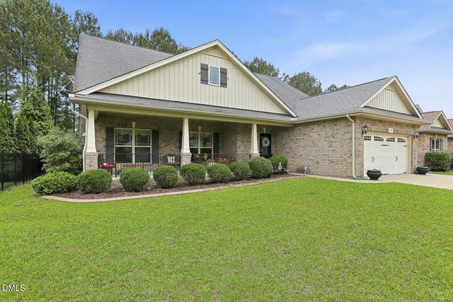 522 Sippihaw Oaks Drive, Fuquay Varina, NC 27526