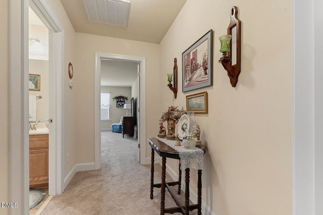 522 Sippihaw Oaks Drive, Fuquay Varina, NC 27526